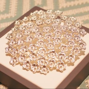 Trollbeads Elderflower Brooch